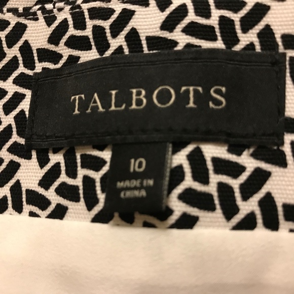 Fun Skirt with Scallops at Hem - Picture 2 of 2